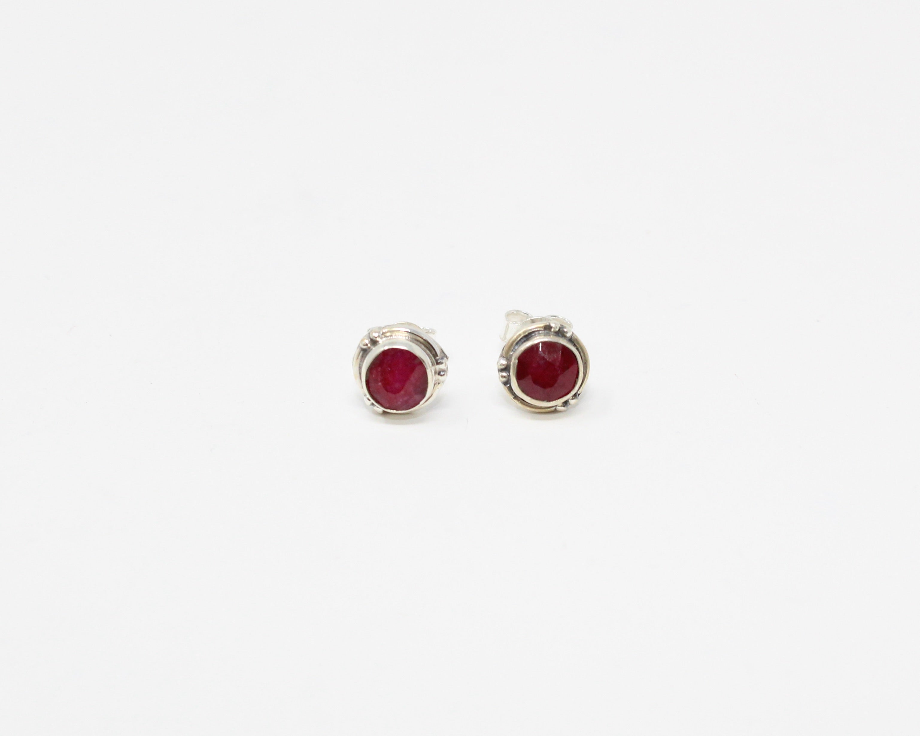 GRACE, boucles d'oreilles, argent sterling et pierre semi-précieuse, rubis.